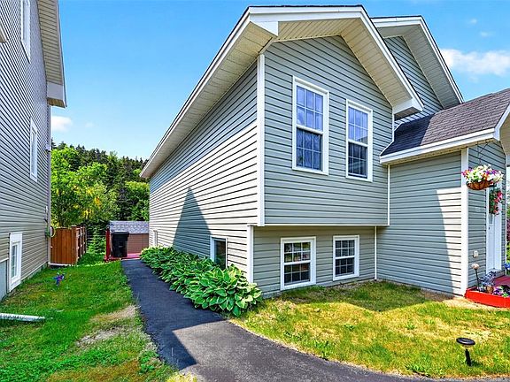 3rd image of 1551 Thorburn Road