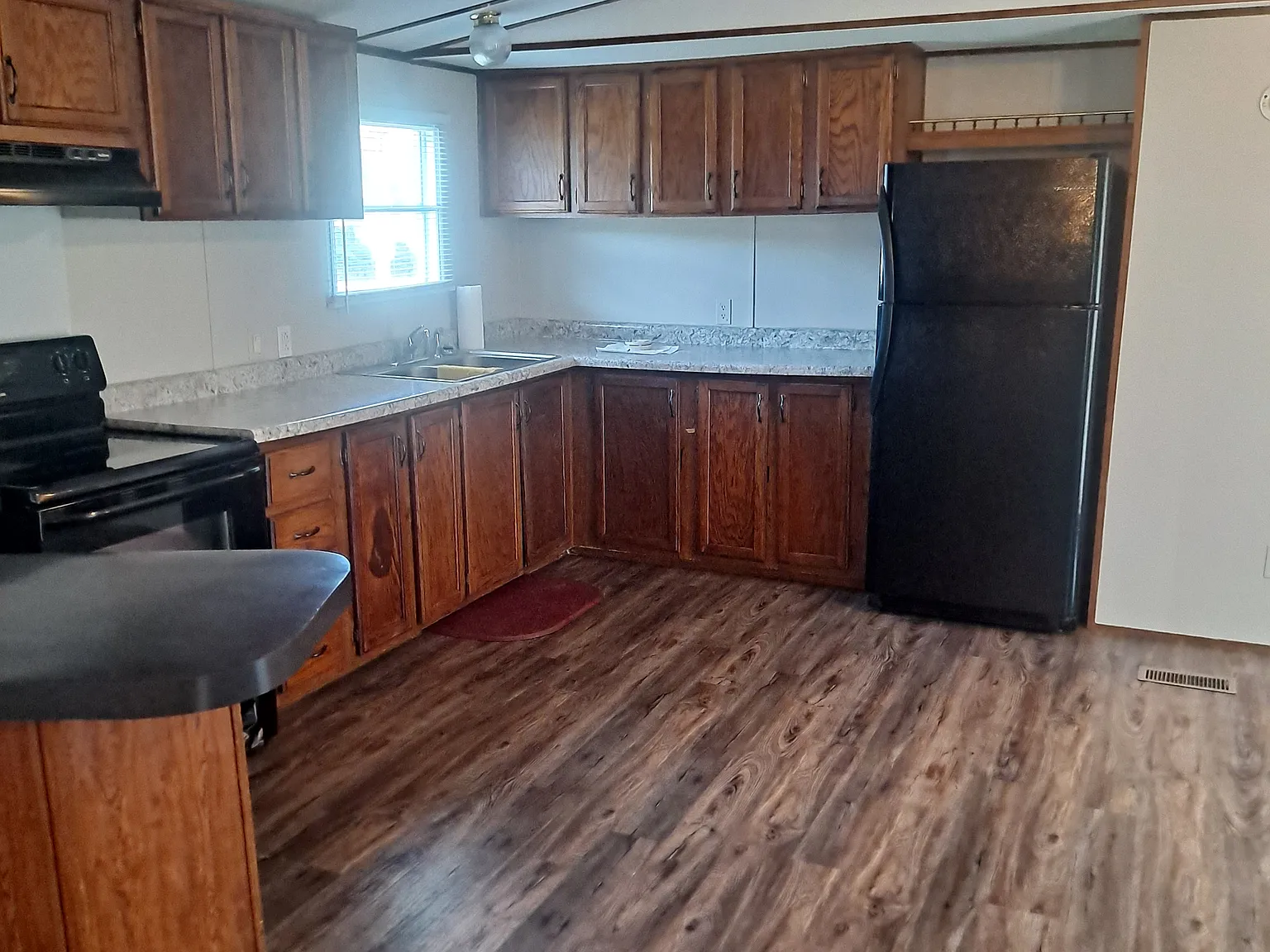 3 bed, 1280 sqft, $975 — Photo 4