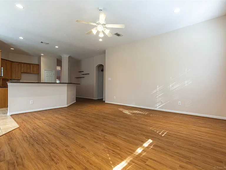 18323 S Elizabeth Shore Loop — Photo 8