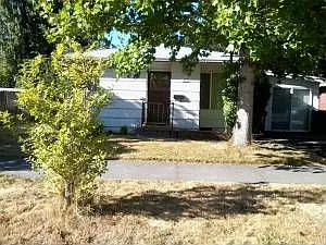 2215 23rd Pl photo 1