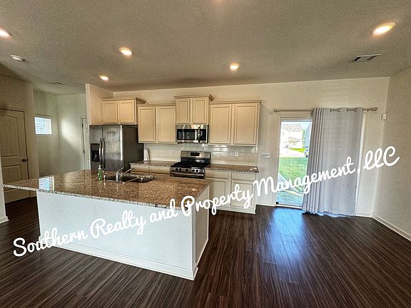 3rd image of 3264 Meriwether Dr