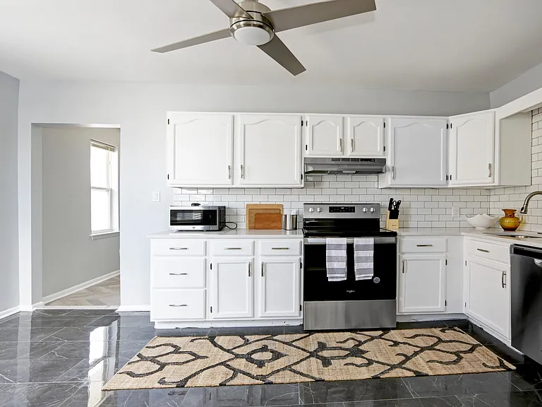 102 N Baltimore Ave #B — Photo 13