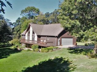 10979 Thunder Hills Rd, Peosta, IA 52068