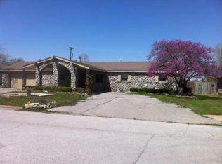 2100 W Maple St, Collinsville, OK 74021