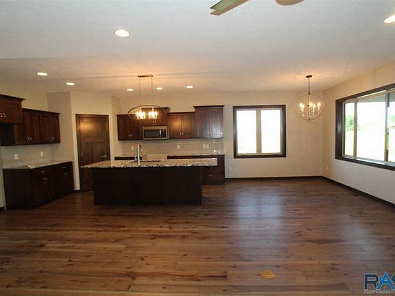 4th image of 5431 S Salvation Pl