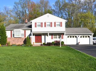 9 Juniper Dr, Cedar Knolls, NJ 07927