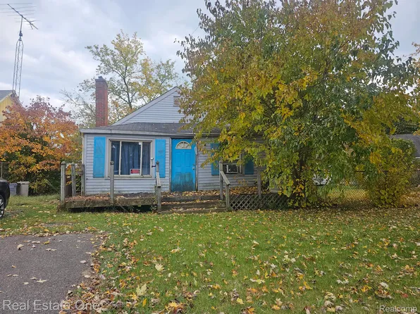 5910 Lakeview St, Newport, MI 48166