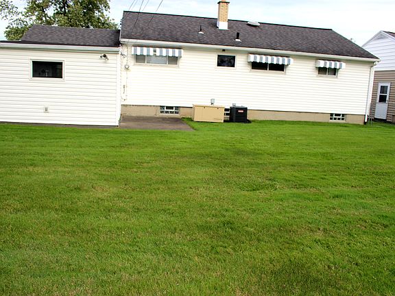 5th image of 176 Rosemont Dr