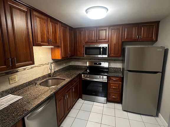 Kitchen (New Appliances)