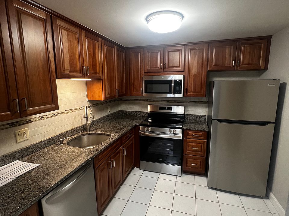 Kitchen (New Appliances)