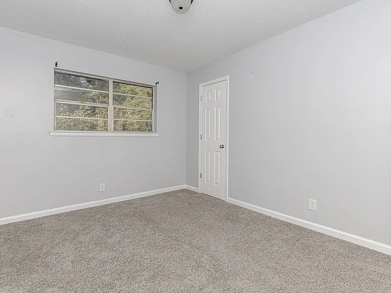 3419 Hospital Rd — Photo 38