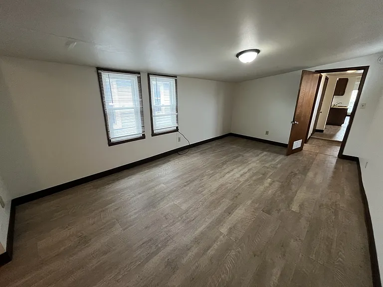 1009-1011 Superior Ave #1011 — Photo 10