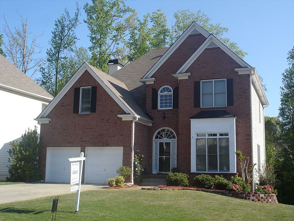 Cul de sac View of house