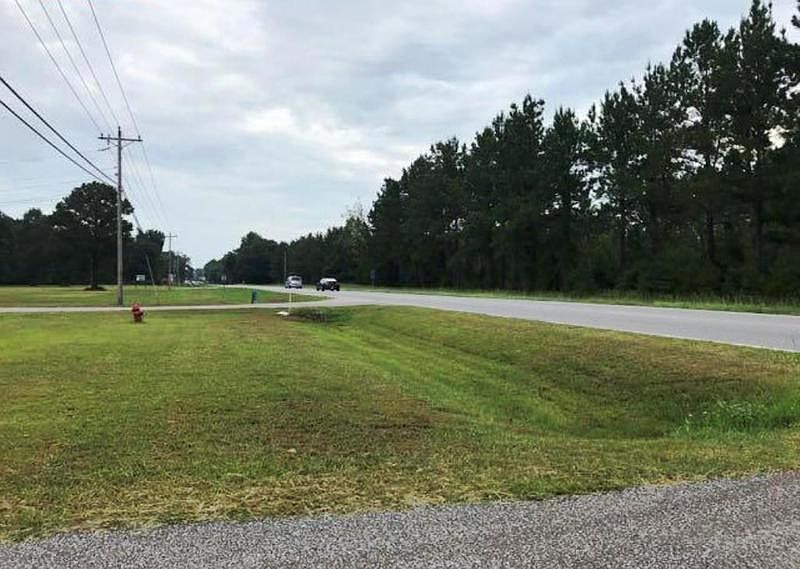 2nd image of 837 Highway 165