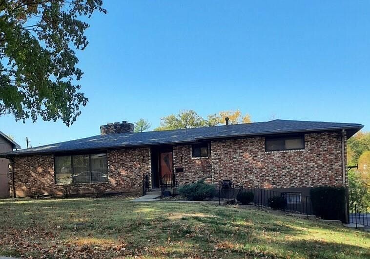 1st image of 3804 S Woodland Ave