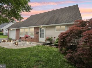 49 Quail Rd, Levittown, PA 19057