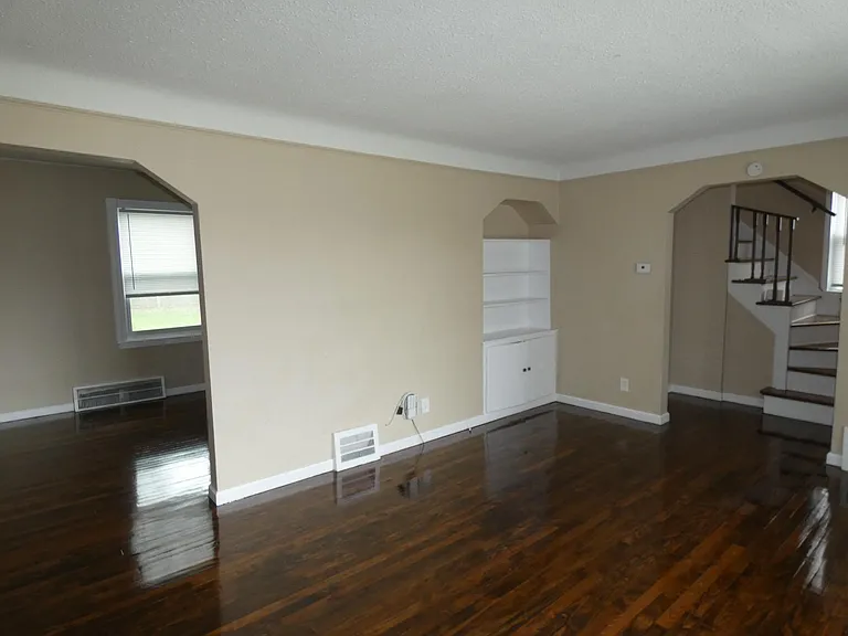 24307 Lexington Ave — Photo 7