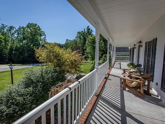 3rd image of 3631 Summit Lakes Dr
