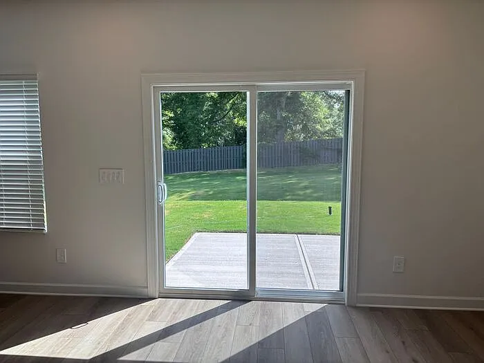424 Luna Ln — Photo 11