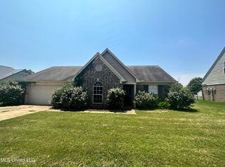 113 Oakleigh Dr, Batesville, MS 38606