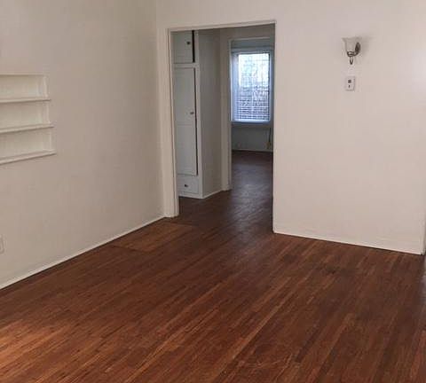4th image of 8433 Blackburn Ave