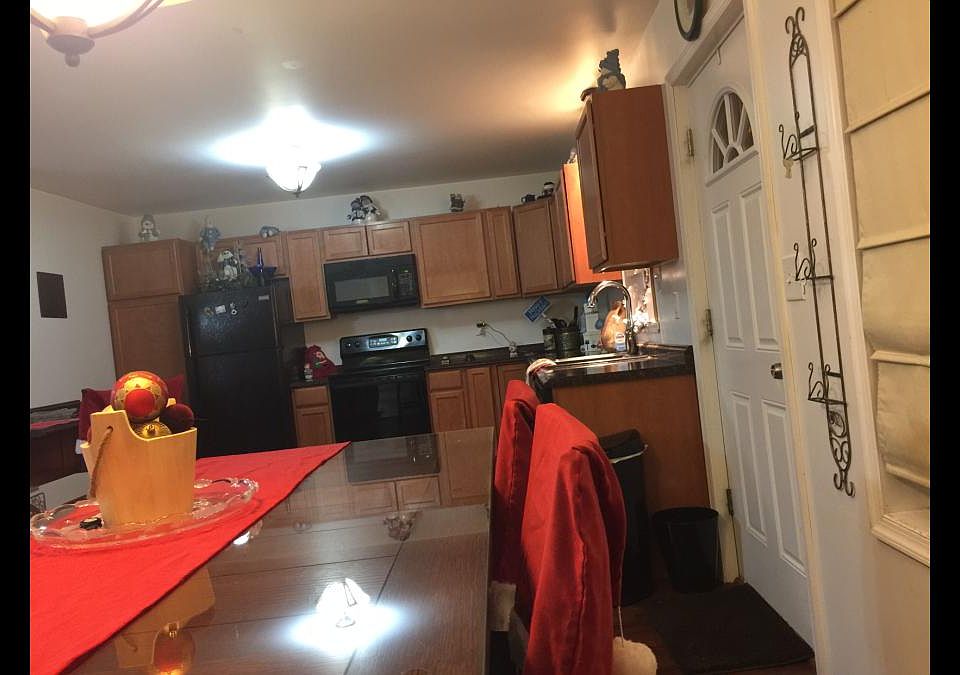 Kitchen & Dining Area