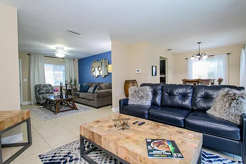10926 N 29th Streethillsborough Country Photo 1