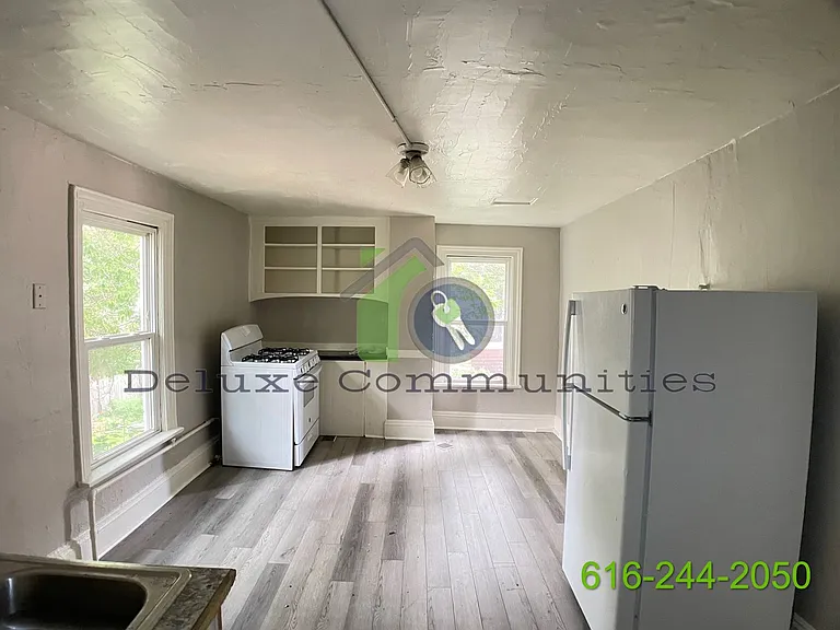155 National Ave NW — Photo 3