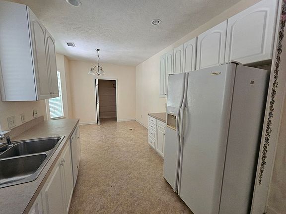 5th image of 413 Cypress Dr
