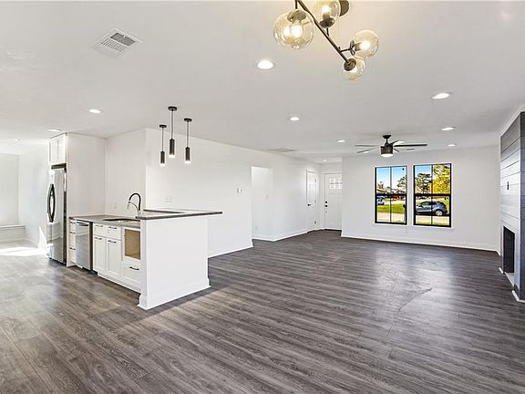 4th image of 5201 Edenboro Dr