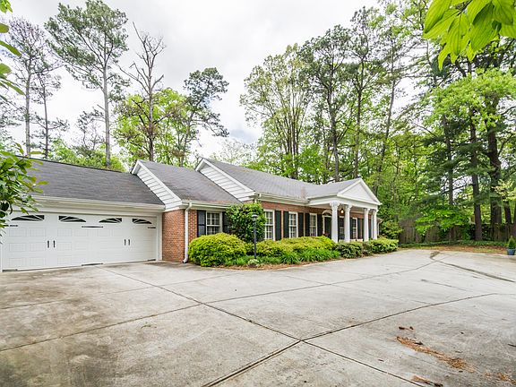 2-Car Garage w/Storeroom