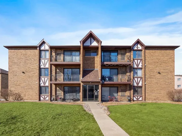17525 71st Ct APT 2C, Tinley Park, IL 60477