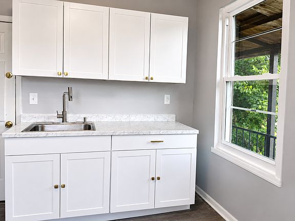 2nd image of 156 Poplar St #3R