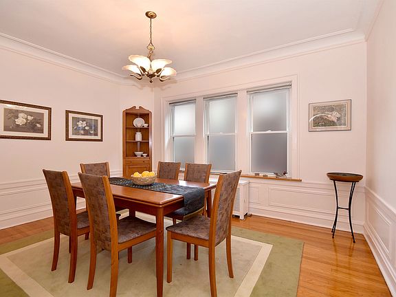 3rd image of 530 Washington Blvd APT 1E