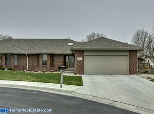 4833 Eagle Ridge Rd, Lincoln, NE 68516