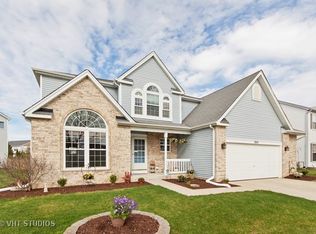 1860 Lake Shore Dr, Romeoville, IL 60446