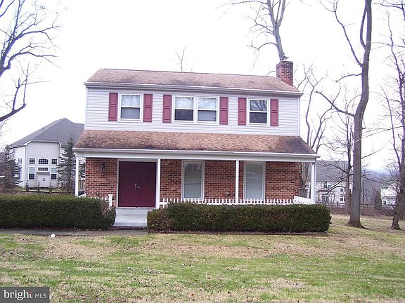 2nd image of 1615 Erb Dr