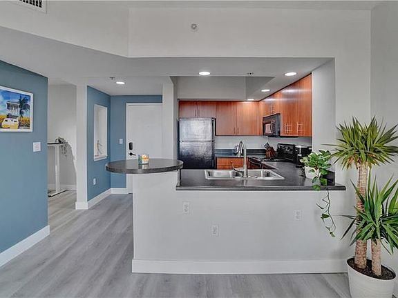 4th image of 110 N Federal Hwy APT 513