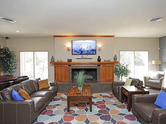 Full Service Clubhouse