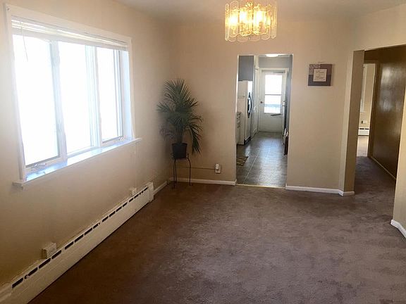 3rd image of 124 1st Ave