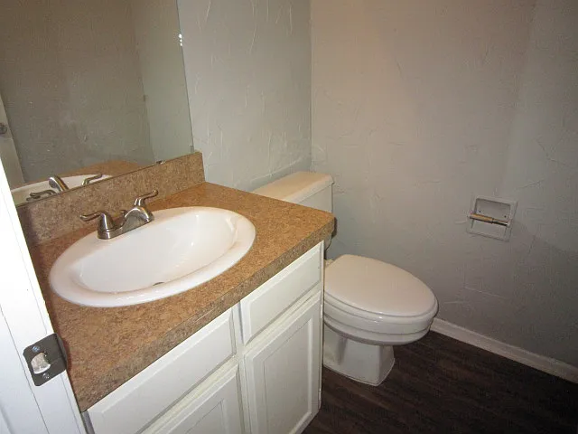 2 bed, 1.5 bath, 1036 sqft, $1,450 — Photo 3