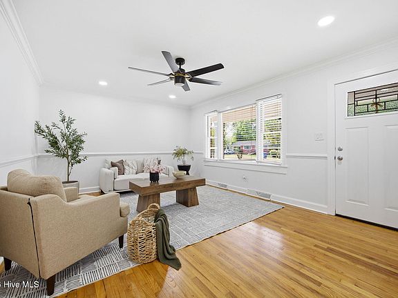 5th image of 1305 Washington Street