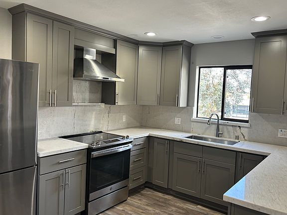 4th image of 412 Kains Ave APT D