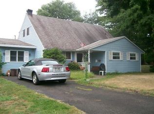 26 Highland Park Way, Levittown, PA 19056