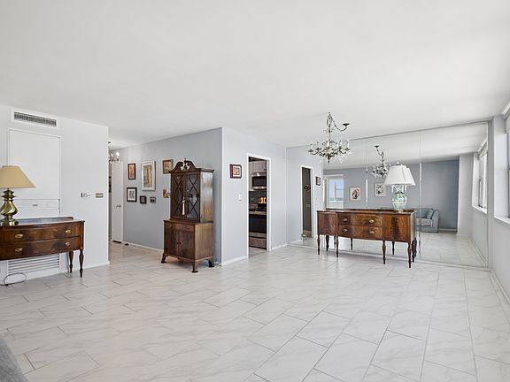 5th image of 6301 N Sheridan Rd APT 11L
