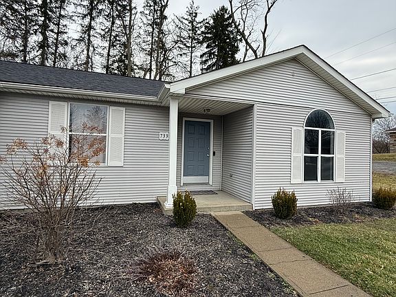 2nd image of 733 Riley St