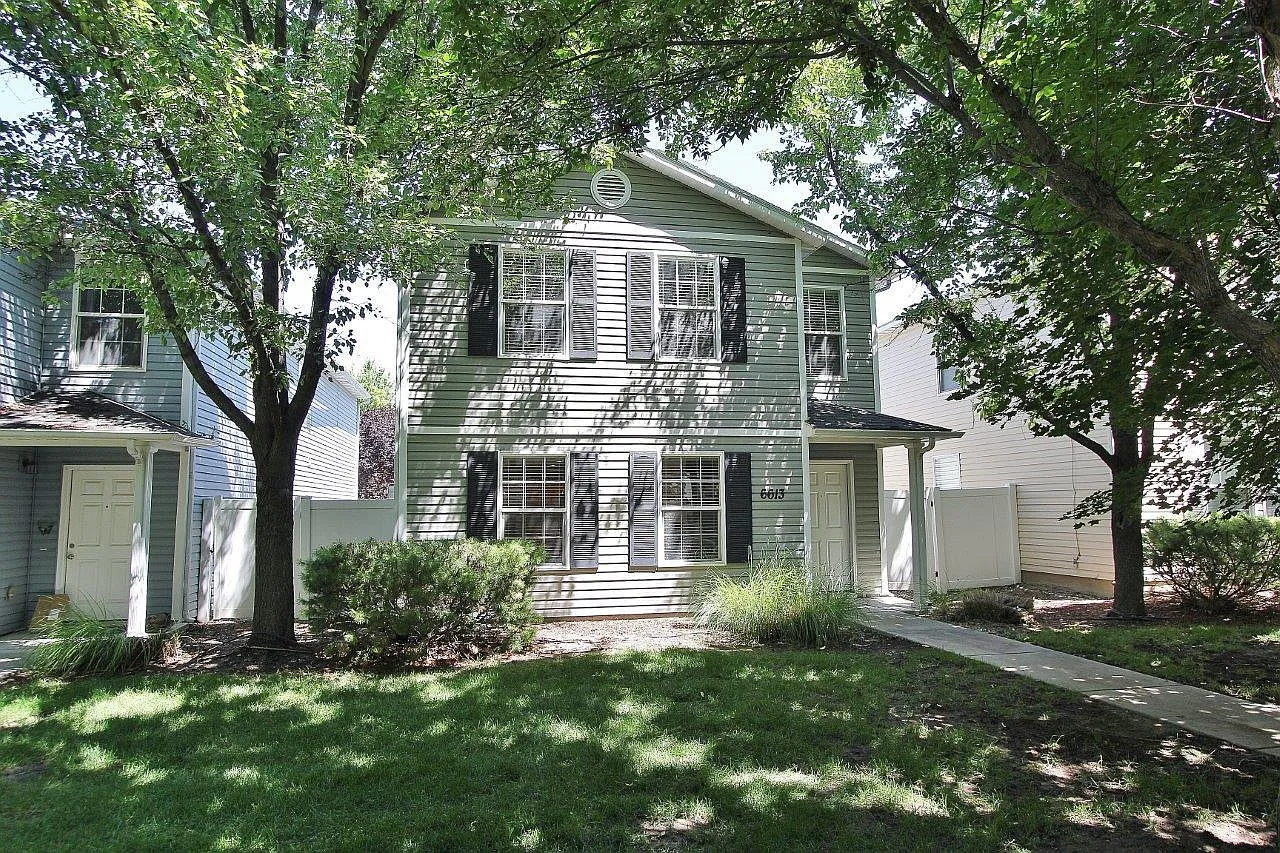 3 bed, 2.5 bath, 2064 sqft, $2,350 — Photo 1