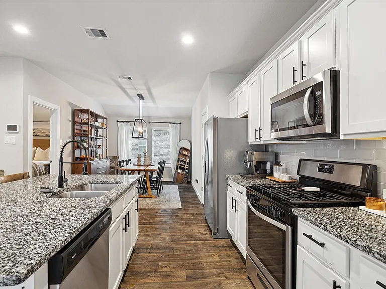 9833 Glen Brook Ln — Photo 6