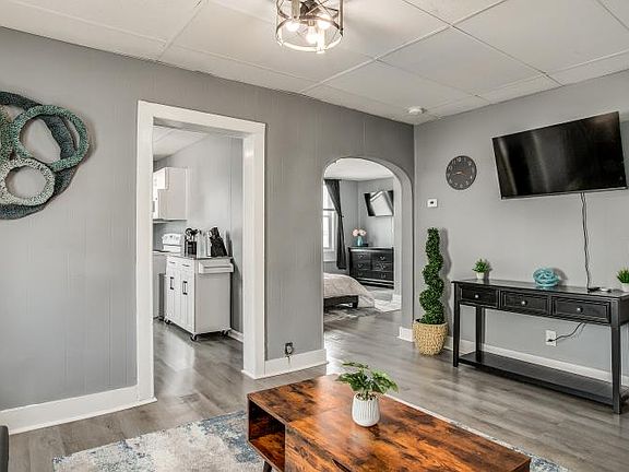 4th image of 430 N 5th St #1