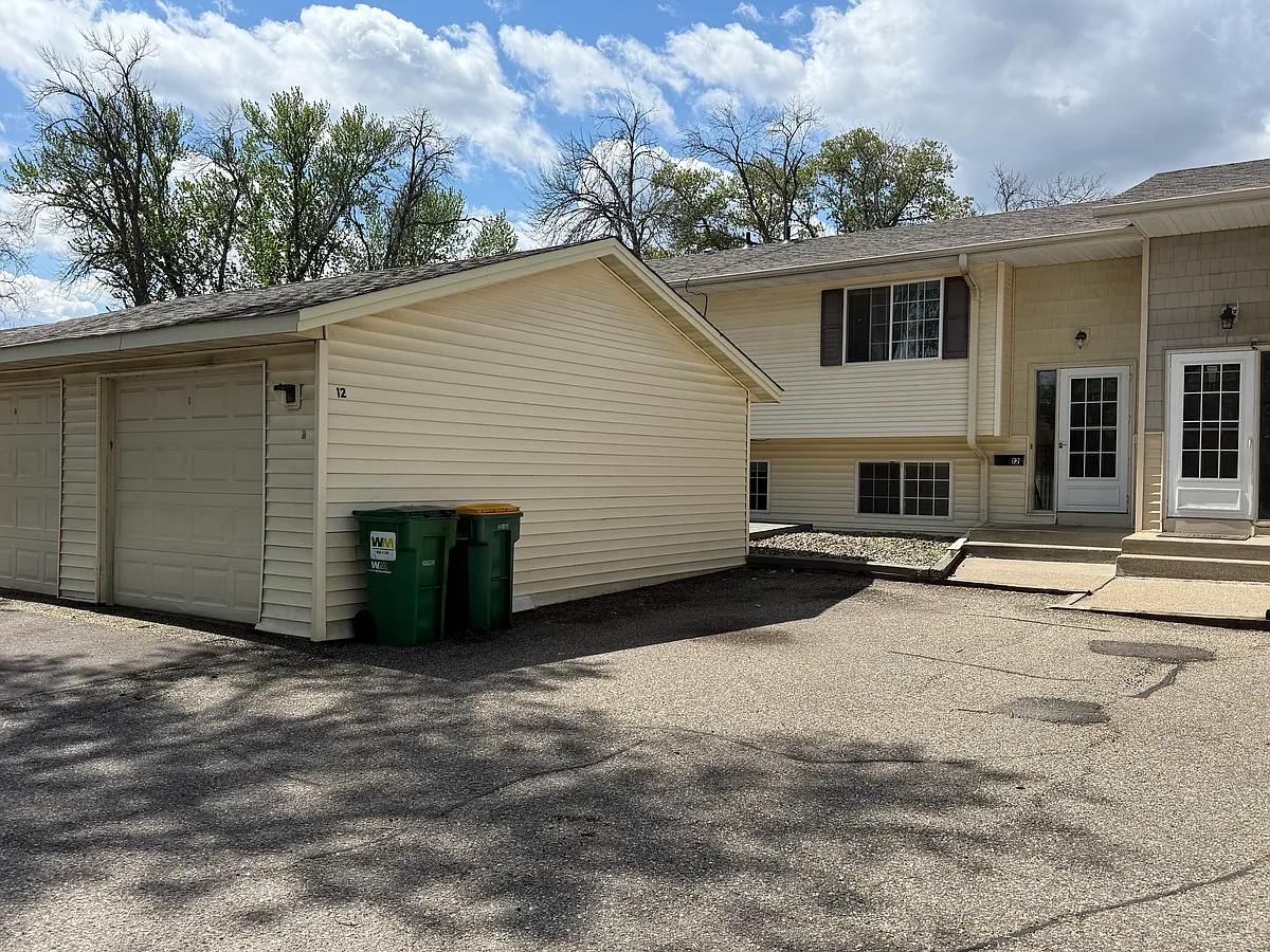 Building Photo - 4041 W 125th St #12